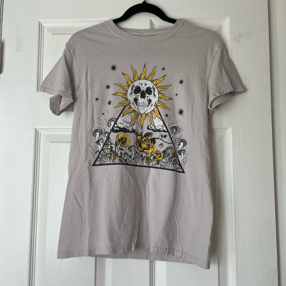 Spencer’s trippy sun and mushroom tee
